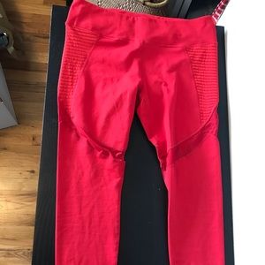 Mesh cutout leggings!